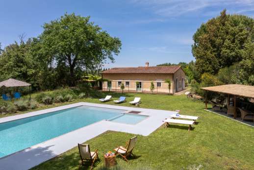 La Magione - In the Chianti Classico region, off the beaten track but still within easy reach of hill top villages and wineries.