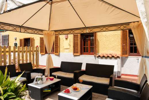 Villa Denise (x 8 people) with Staff and Cook - Traditional working pizza oven at the villa