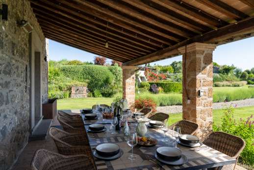 Segreto Gelsomino -  Shaded loggia for al fresco dininng attached to the villa with stunning views over the rolling countryside and lake Corbara