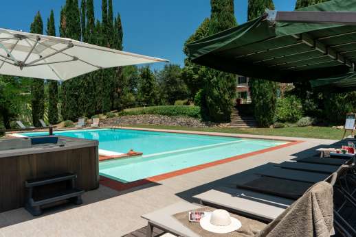 Villa D'Elsa (x 10 people) with Staff & Cook