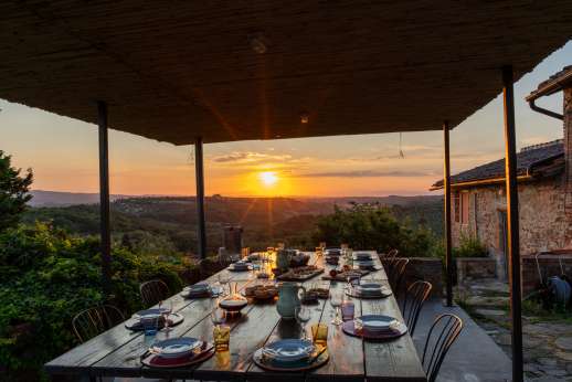 Tizzano - Charming pergola with stunning view for al fresco dining.