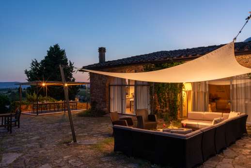 Tizzano - The extensive use of glass gives the feeling of open-planned spaces in the Lemon House.