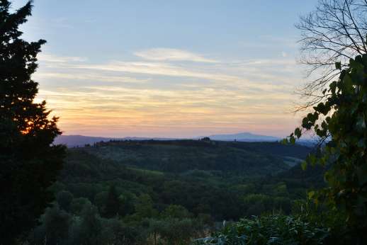 Tizzano - Feel at home in this private and sublimely pretty setting.