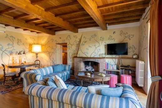 Il Cortile Pratolino (x 15 people) with Staff and Cook