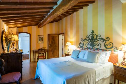 Il Cortile Pratolino (x 15 people) with Staff and Cook