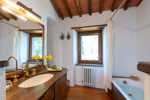 Il Cortile Pratolino (x 15 people) with Staff and Cook