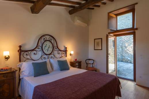 Il Cortile Pratolino (x 15 people) with Staff and Cook - Guesthouse double bedroom with A/C