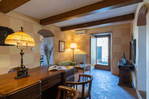 Il Cortile Pratolino (x 15 people) with Staff and Cook