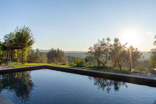 Podere Guicciardini - The private swimming pool, 6 x 12 meters/19 x 38 feet has spectacular views over the rolling countryside.