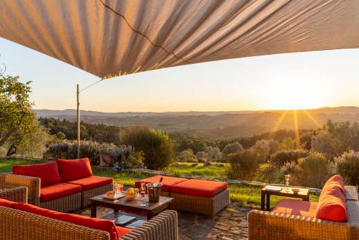 Podere Guicciardini - Enjoy the sunset while relaxing outside