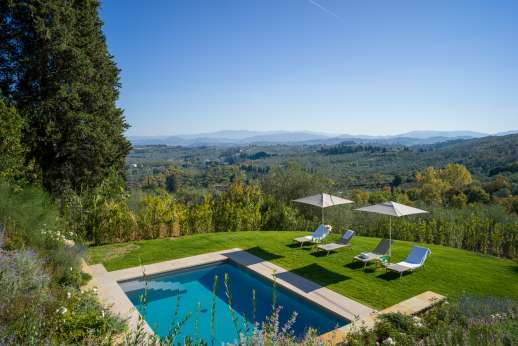 Fontegaia - Down the stairs just a few metres from the house the pool measures 8 × 5 meters