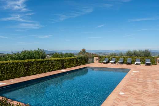 Villa Le Botti - Paved pool with all the amenities