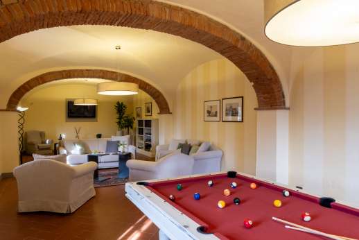 Villa Le Botti - Billiards table in the living room