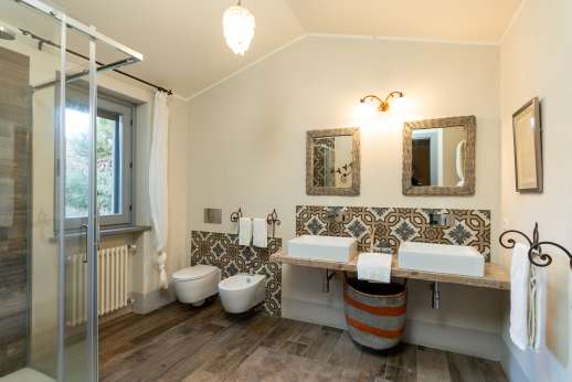 Loliondo - En-suite bathroom with shower