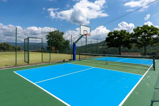 La Villa Di Petroio (x 16 people) with Staff & Cook