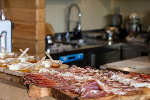 Tuscan Extra Virgin Olive Oil Tasting on Chianti Farm