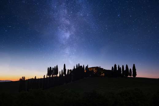 In-Villa Stargazing and Astrology in Tuscany