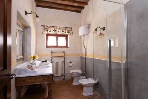 Podere Celli - An en suite bathroom.