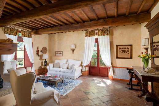 Podere Celli - Lounge part of the large main sitting room.