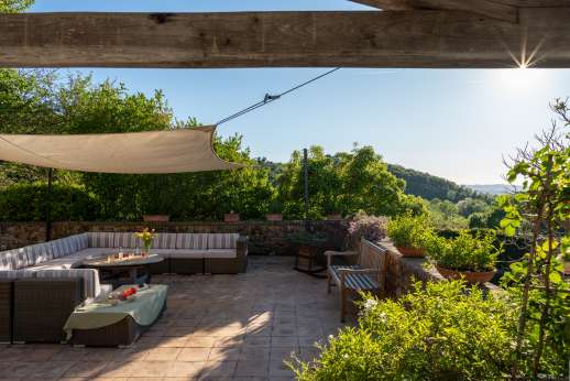 Podere Celli - Comfortable seating area next to the loggia