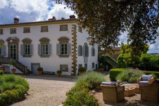 Villa Caprolo - Outside dining area