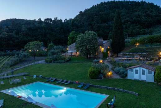 The Estate Of Petroio with Staff and Cook - Large outside dining area