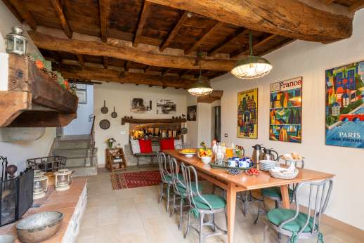 The Estate of Petroio with Staff and Cook - The professional kitchen.