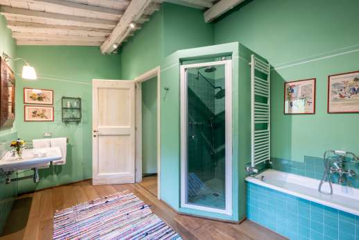 The Estate of Petroio with Staff and Cook - Il Borgo di Petroio the en suite bathroom with bath and separate shower.
