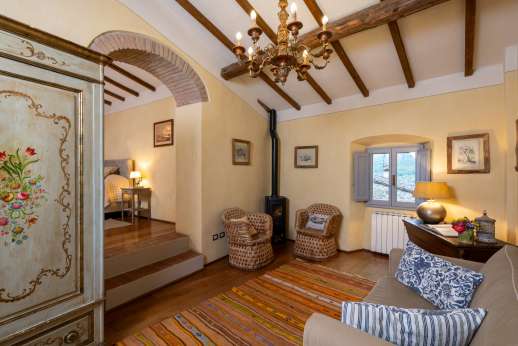 The Estate of Petroio with Staff and Cook - Air-conditioned twin bedroom on the first floor of the guest house with an ensuite bathroom.