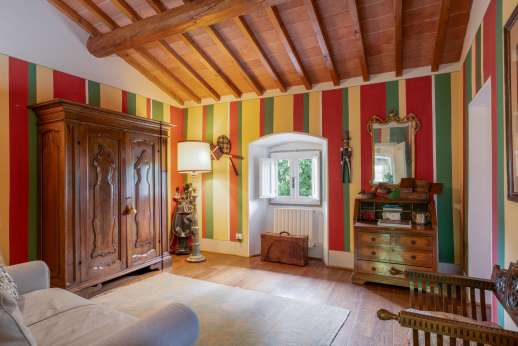 La Villa Di Petroio - Another view of the beautifully furnished room