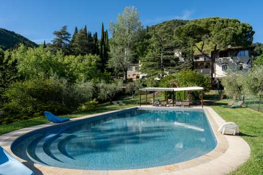 La Villa Di Petroio (x 16 people) with Staff & Cook