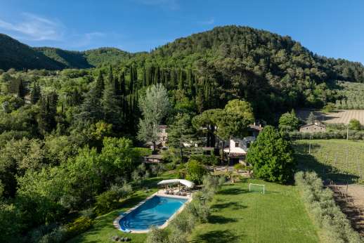 La Villa Di Petroio (x 16 people) with Staff & Cook