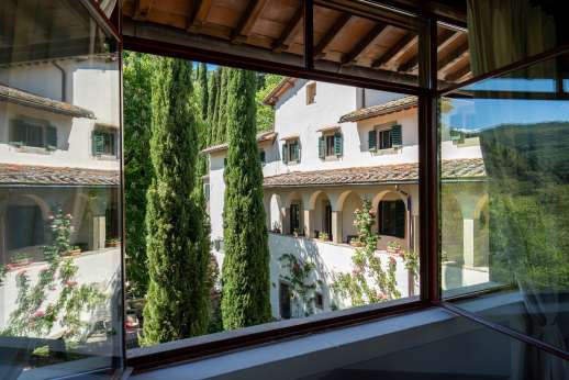 La Villa Di Petroio (x 16 people) with Staff & Cook
