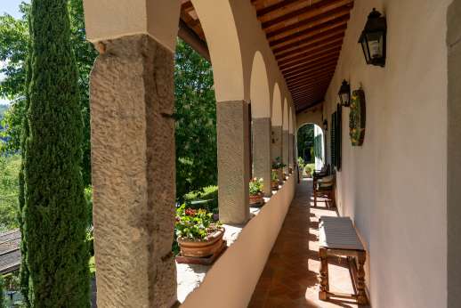 La Villa Di Petroio (x 16 people) with Staff & Cook