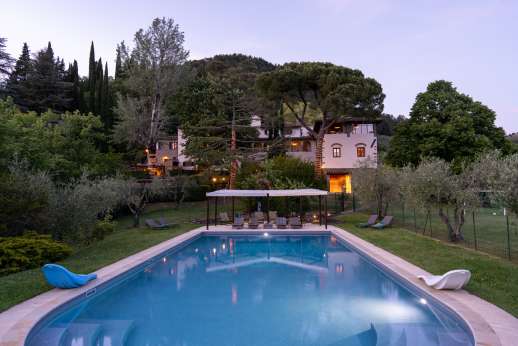 La Villa Di Petroio (x 16 people) with Staff & Cook