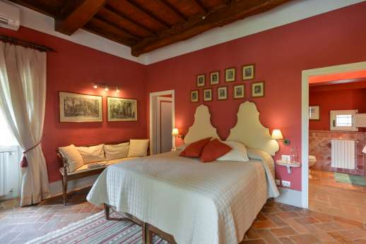La Villa Di Petroio (x 16 people) with Staff & Cook