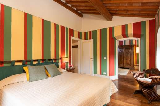 La Villa Di Petroio (x 16 people) with Staff & Cook