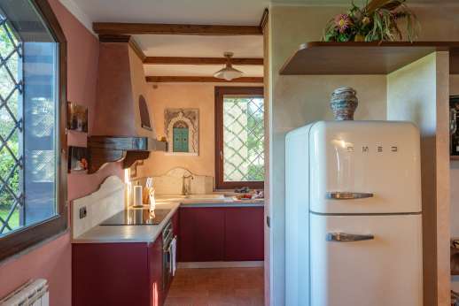 Il Chiesino - View from the open plan kitchen and dining area through to the sitting room.