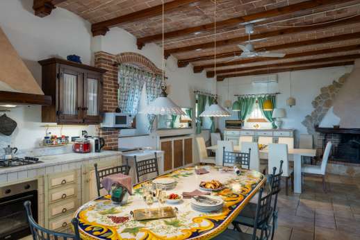 Diaspero - Lower ground floor large kitchen/dining room