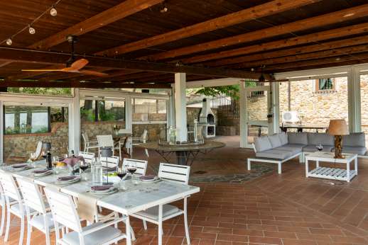 Diaspero - Relaxing seating under the dining veranda
