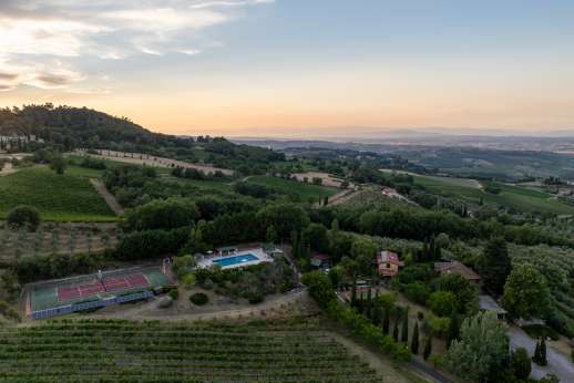 Diaspero - A very nicely kept garden within a 4ha/10 acre property of vines, orchards and olive groves