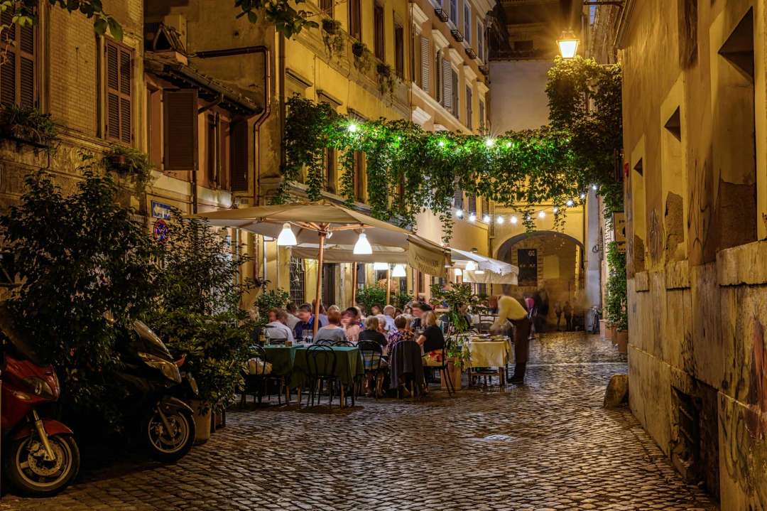 Eating in Italy The Do's and Don'ts of Italian Etiquette Tuscany Now